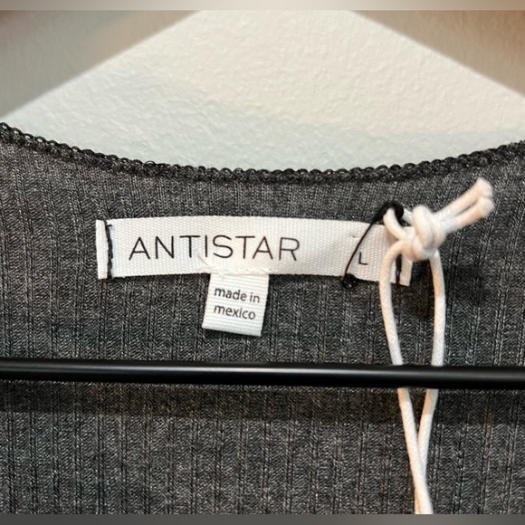 Women’s Cinched Top - Picture 4 of 4